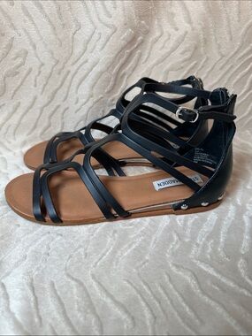 Steve Madden Black Strappy Gladiator Sandals with Ankle Buckle Size 8